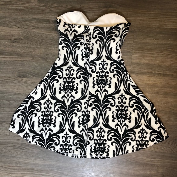 Damask Print Dress BNWT Black White strapless - Picture 3 of 3